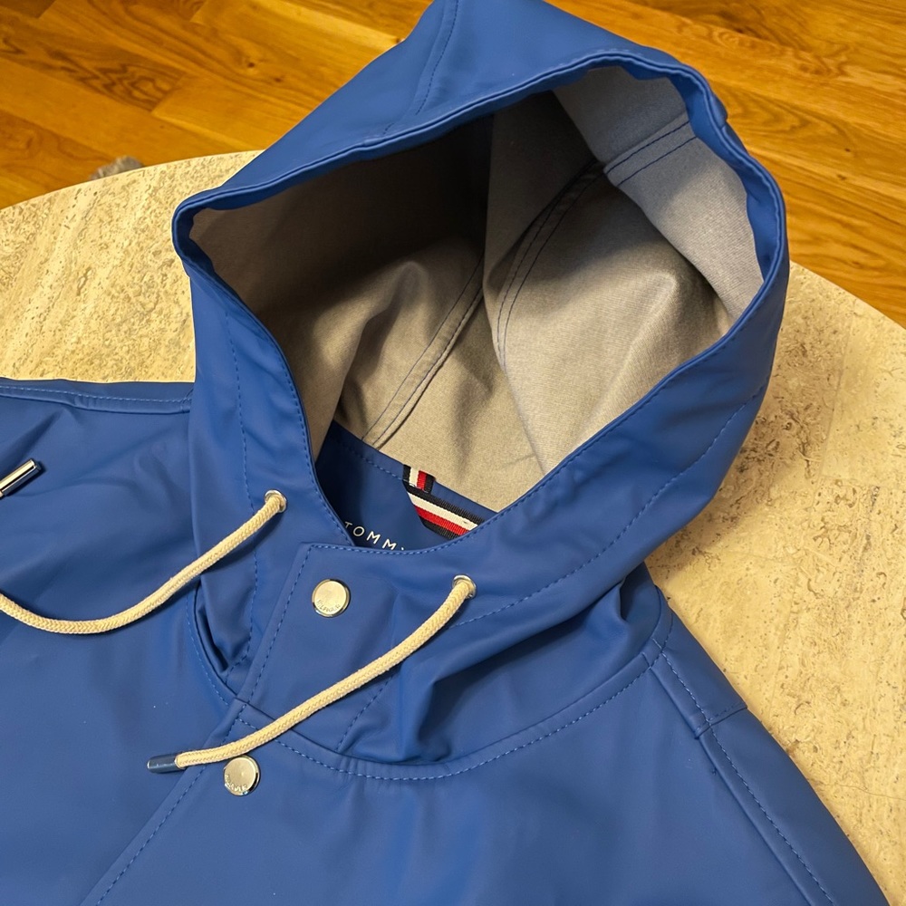 Men’s XL Tommy Hilfiger Raincoat/Lightweight Jacket